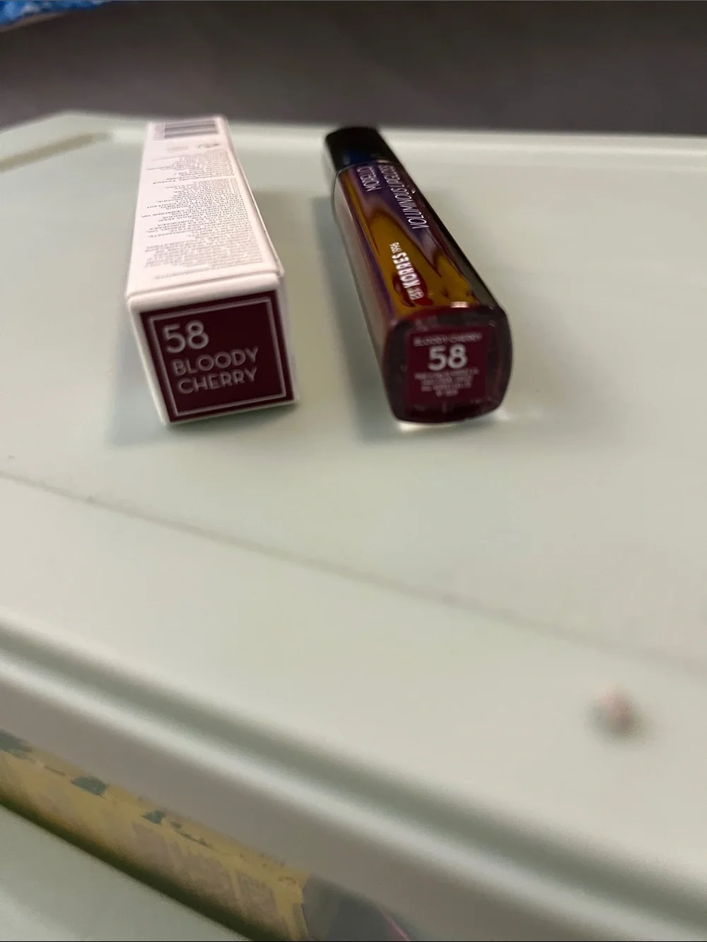 Korres Voluminous Lipgloss - Deep Plum